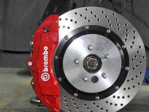 汽车刹车片多久换一次？老司机：这3步教给你，一学就会