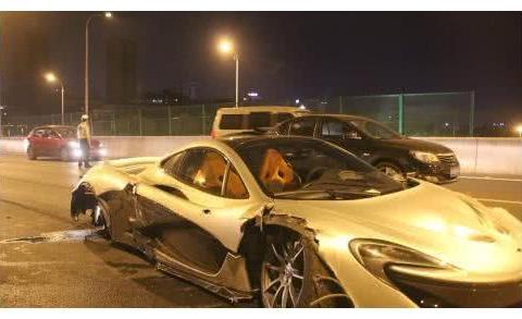 为啥百万豪车只买交强险？老司机说出实情：差距就在这里