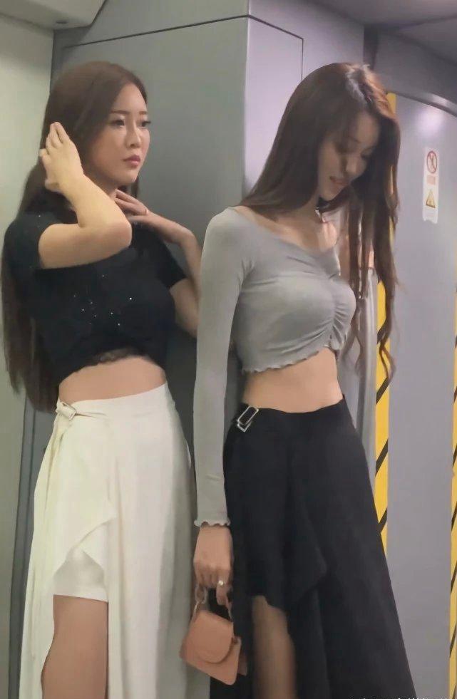 &ldquo;地铁闺蜜花&rdquo;火了，一颦一笑尽显绝味身材，&ldquo;椰汁腿&rdquo;一绝