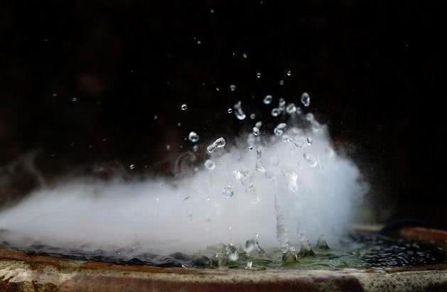 水可以被压缩吗？假如强行压缩水会有什么后果