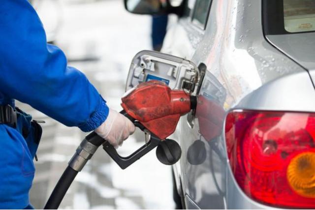 油价暴跌！取消燃油车限行！对于电动车行业是福是祸？