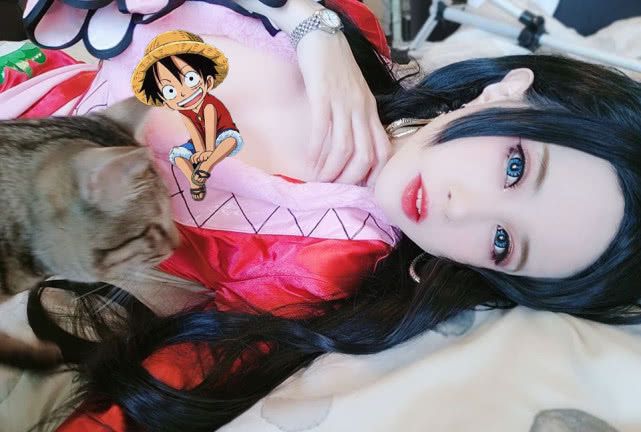 cosplay女女帝,cosplay雷神 霸气小姐姐cos女帝,我要是路飞就直接放弃航海了|女帝