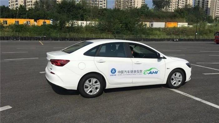 中保研双优、健康指数年度推荐,科鲁泽凭实力成十万级家轿首选