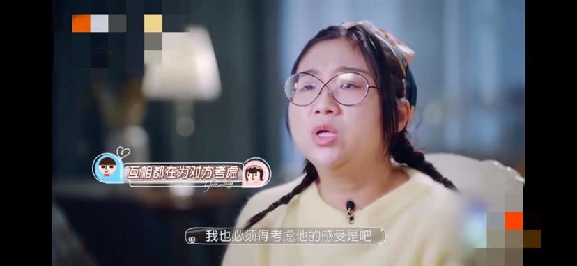 傅首尔试穿婚纱灰姑娘变公主老公在侧当起摄影师拍下美好瞬间