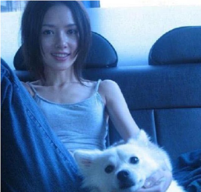看到郭碧婷高中照片,终于知道向佐为什么喜欢她了