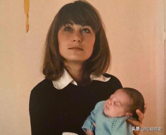 英国王室更新全家福！凯特母亲都能出镜，39岁梅根却不见身影