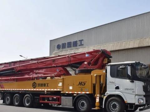 秒杀6轴半挂车 看德龙X3000底盘70米泵车