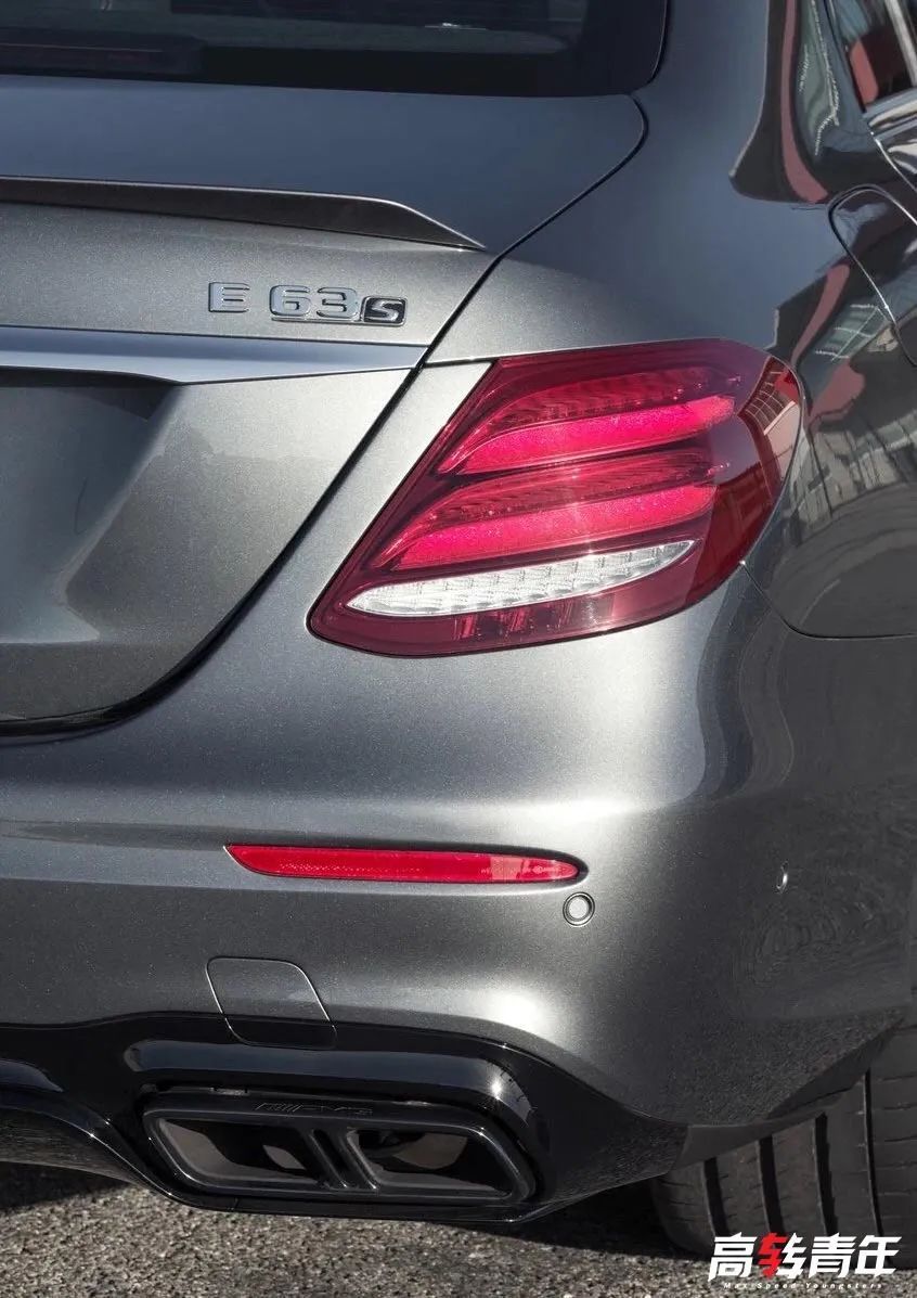 612匹的性能猛兽!AMG E63隧道秀声浪,我的耳朵怀孕了