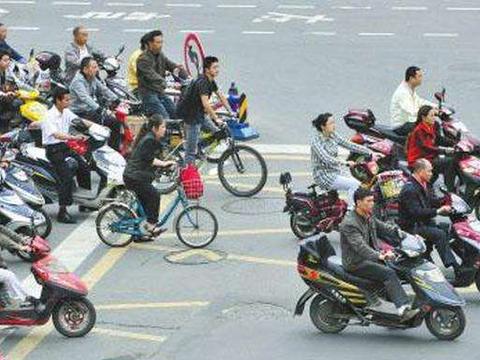 电动车规则“升级”，一旦被交警抓到，直接罚款500元