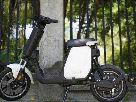 小牛电动太贵，还不如小米系的这款新品，70迈智能电动车