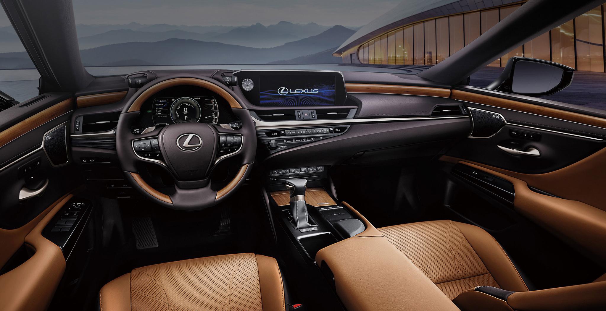 子弹说车丨结婚买车空间要大!4款中大型轿车你选谁?