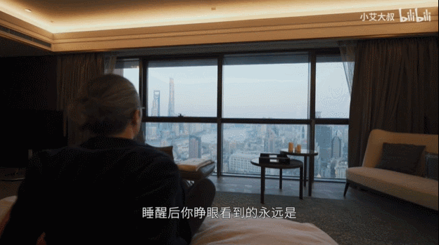 上海1.9亿豪宅火了！一个门锁18w，主卧260平，网友：太大了，不喜欢