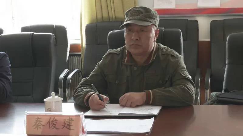 大兴安岭韩家园林业局局长侯振坤深入基层调研指导春防工作