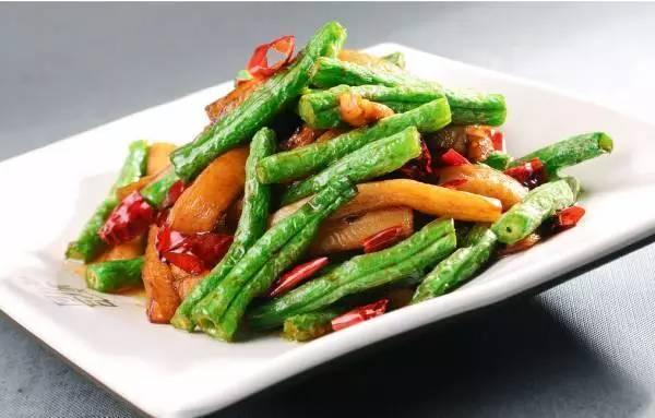美食推荐:茄子豆角,剁椒肉末炒青豆,虾仁干煸菜花
