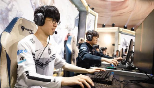 IG轻松战胜SN!Theshy两场比赛的出装,让人感叹青春结束了!