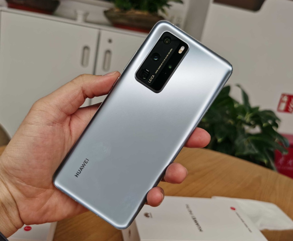 华为p40pro换屏,华为p40pro 华为p40pro这么漂亮的手机居然被摔碎了心也跟着碎了