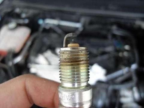 汽车保养就是换机油？这4个零件不换，等于白白浪费时间