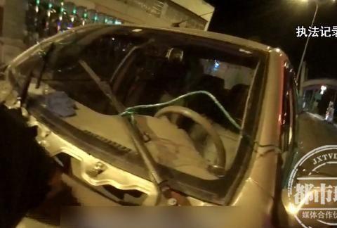 这辆“个性”轿车，不一般，状况让人惊掉了下巴！