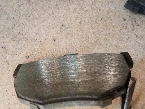 关于刹车异响的那些事！踩刹车吱吱响、倒车响、踩刹车发抖等等