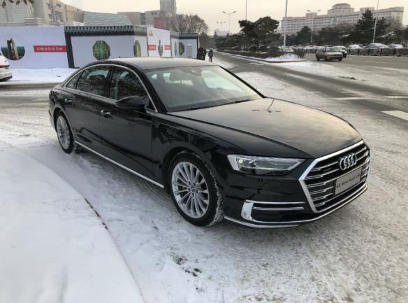 雪天开奥迪A8L是何种感觉?结冰路面还是quattro四驱好用