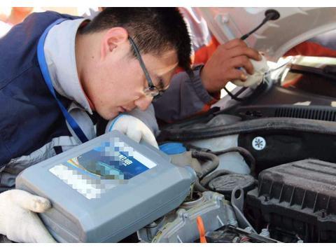 5000公里换一次机油的人被坑多少钱？机油多久换一次才不伤车？