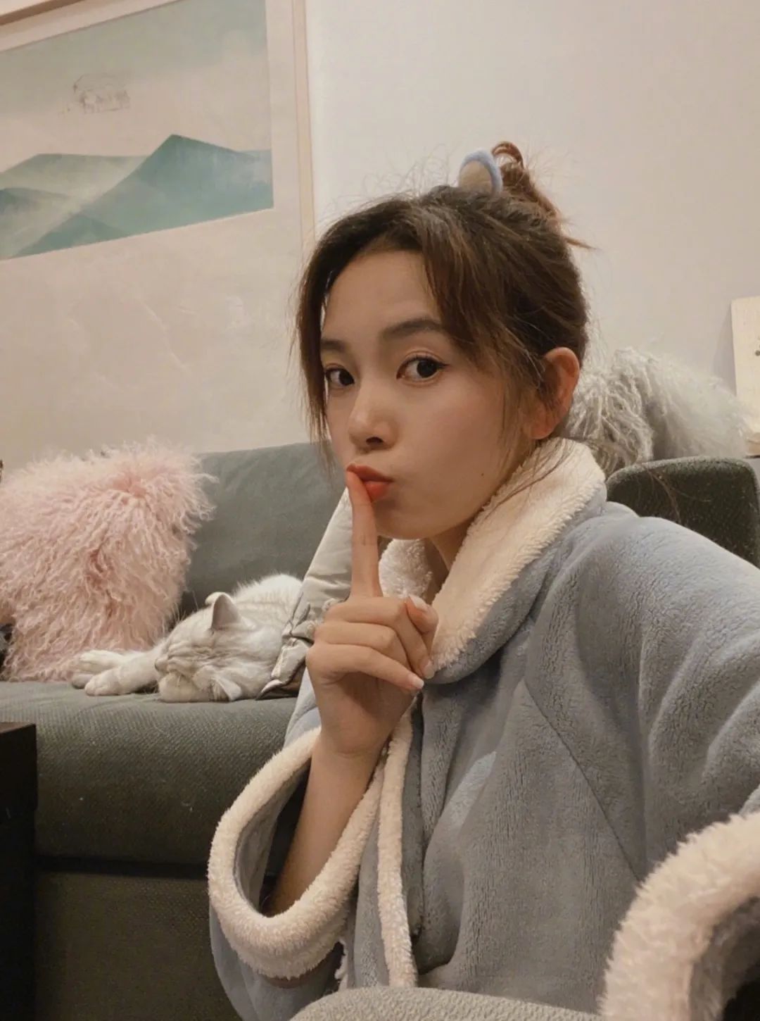 特殊时期,终于看见爱豆“宅家”的真实私服了