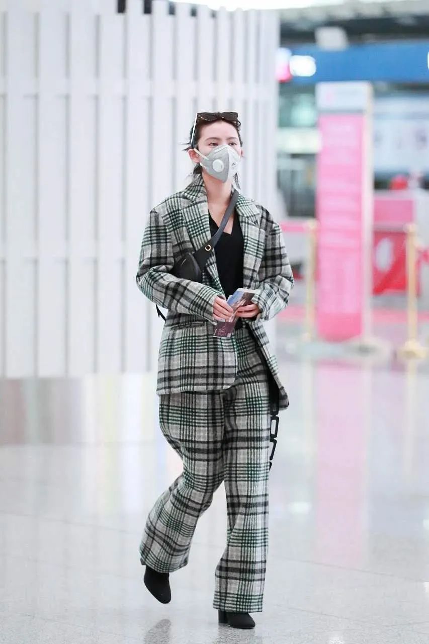 特殊时期,终于看见爱豆“宅家”的真实私服了