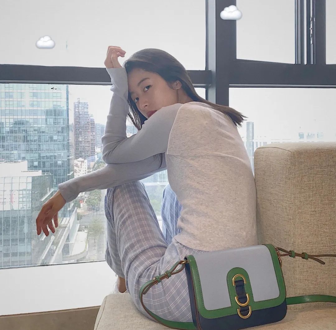 特殊时期,终于看见爱豆“宅家”的真实私服了