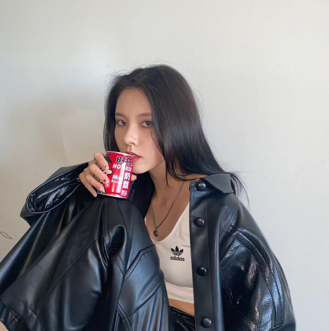 特殊时期,终于看见爱豆“宅家”的真实私服了