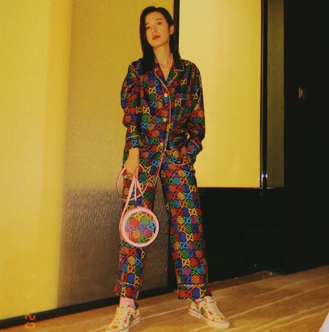 特殊时期,终于看见爱豆“宅家”的真实私服了