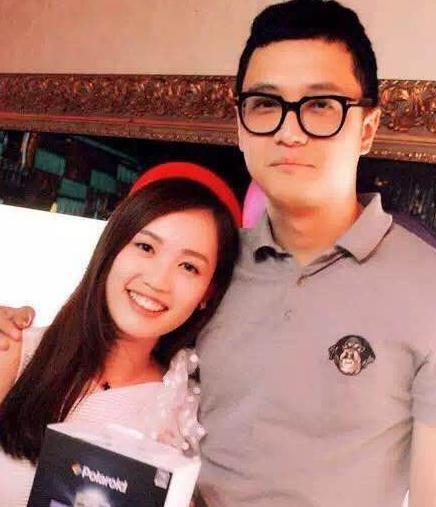 几家欢乐几家愁,萧敬腾、大张伟与经纪人甜蜜厮守,张靓颖却被坑