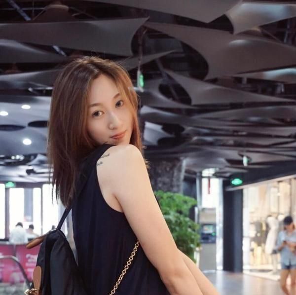 她因私密部位纹身惹热议,至今未嫁!网友:身材太好了