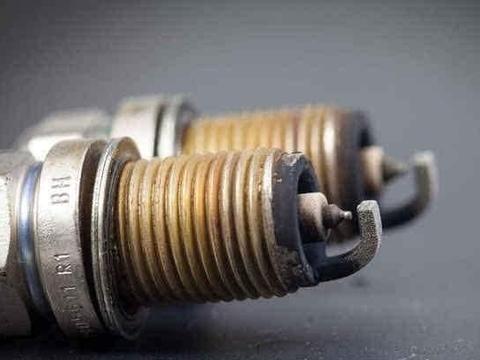 换机油就是保养汽车？老司机：这4个零件不换都是白搭