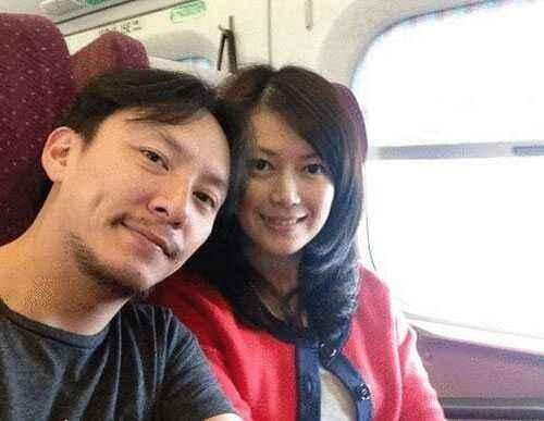 几家欢乐几家愁,萧敬腾、大张伟与经纪人甜蜜厮守,张靓颖却被坑