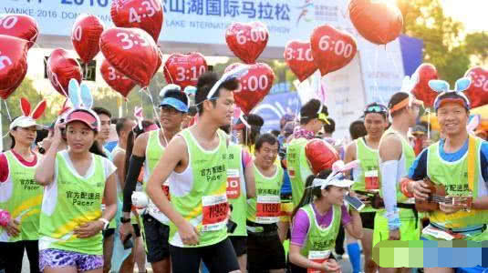 四兔子黑科技速度 配速9分24秒!四足机器人来跑马拉松