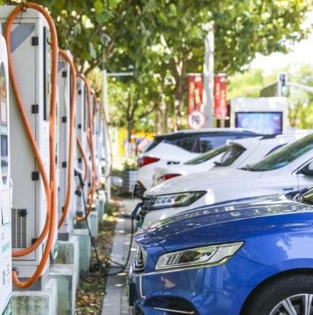 国务院:新能源汽车补贴和免征购置税政策延长2年