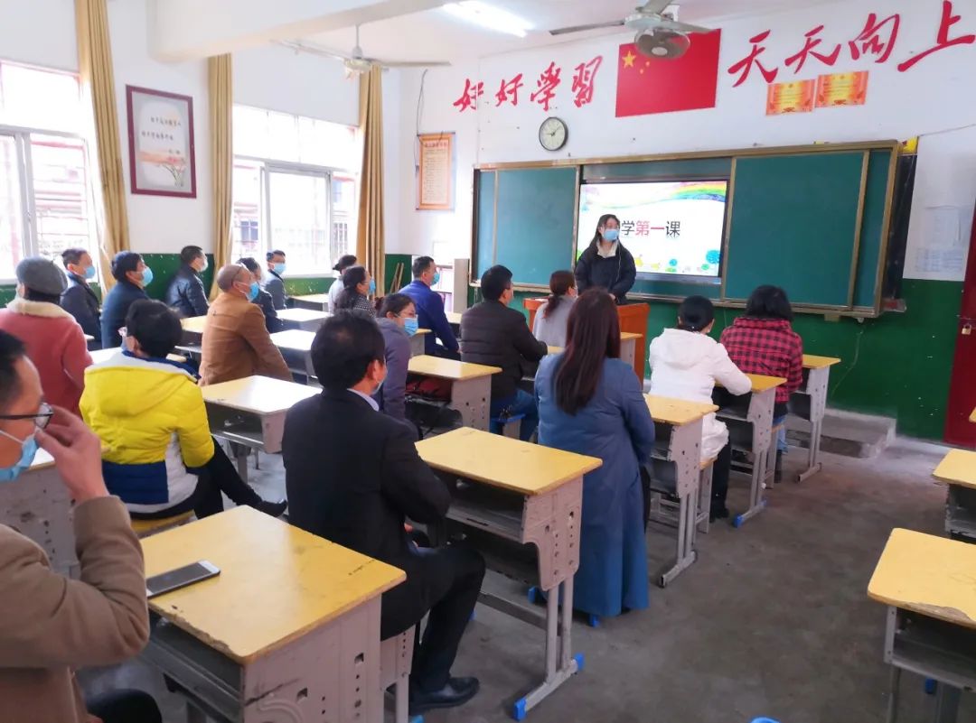 ▲图中均为老师示范