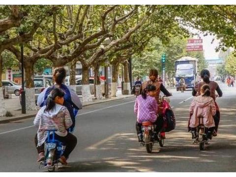 为啥基本没人用的电动车脚踏板，要必须安装？专家给出解释