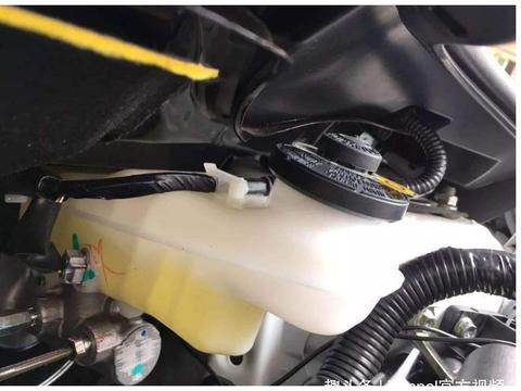 老司机：想要汽车寿命长，这四个地方不要忘了更换！