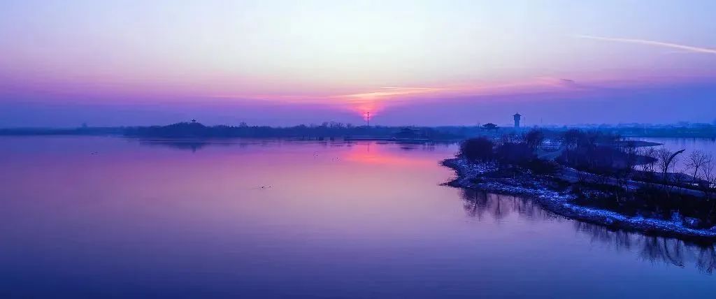 在马踏湖景区, 天高云旷,风静水清.