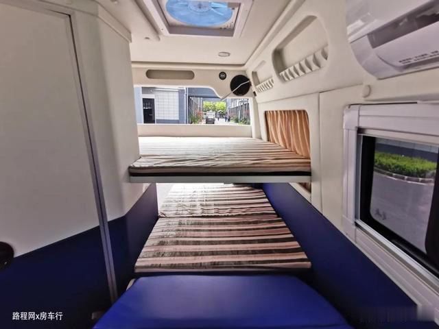 沉稳内敛风的盟旅大通房车,国六自动档,两种布局,19.8万起售