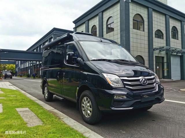 沉稳内敛风的盟旅大通房车,国六自动档,两种布局,19.8万起售