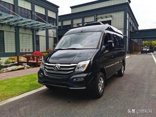沉稳内敛风的盟旅大通房车,国六自动档,两种布局,19.8万起售