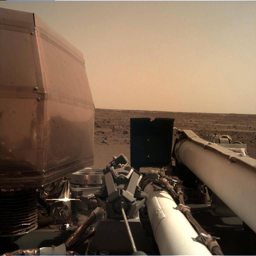 NASA“洞察号”火星探测器摆脱困难,重回战场