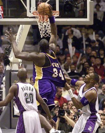 nba违背常理的瞬间:奥尼尔挂人扣篮,罗德曼救球与地平行