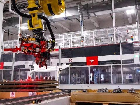 传特斯拉将裁数百名合同工 所在汽车和电池工厂均暂停运营