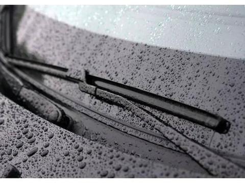 扫清视线障碍，拂去阴郁心情，老司机会选更好的雨刷器