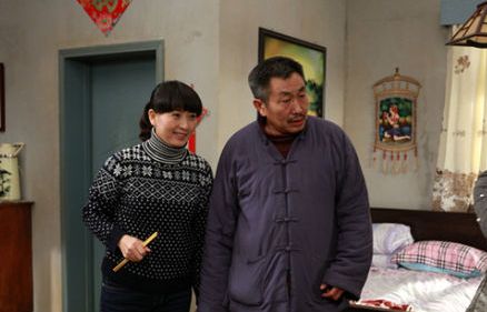62岁杜源和48岁闫学晶演过父女,也演过夫妻,真实关系令人意外
