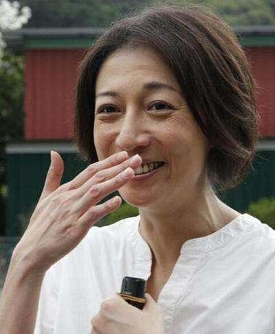 看了吴绮莉年轻的照片再看现在的照片真是让人感慨