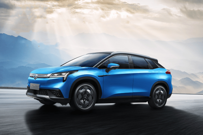 广汽Aion LX PK蔚来ES6,30万级四驱电动车谁更值?